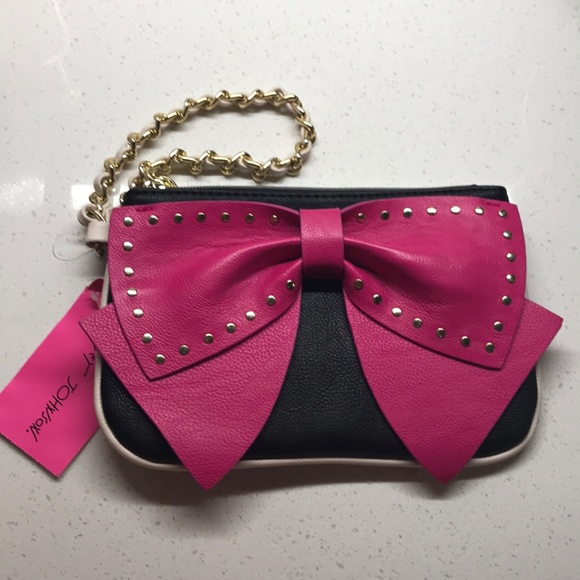 Betsey Johnson Handbags - Betsey Johnson Wristlet